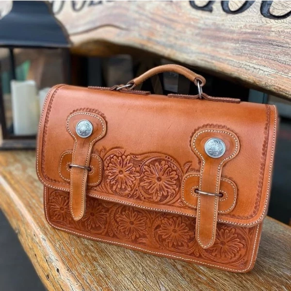 Bolsa Executiva Personalizada em Couro
